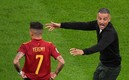 Luis Enrique dando indicaciones en el duelo ante Italia. FOTO: AFP.
