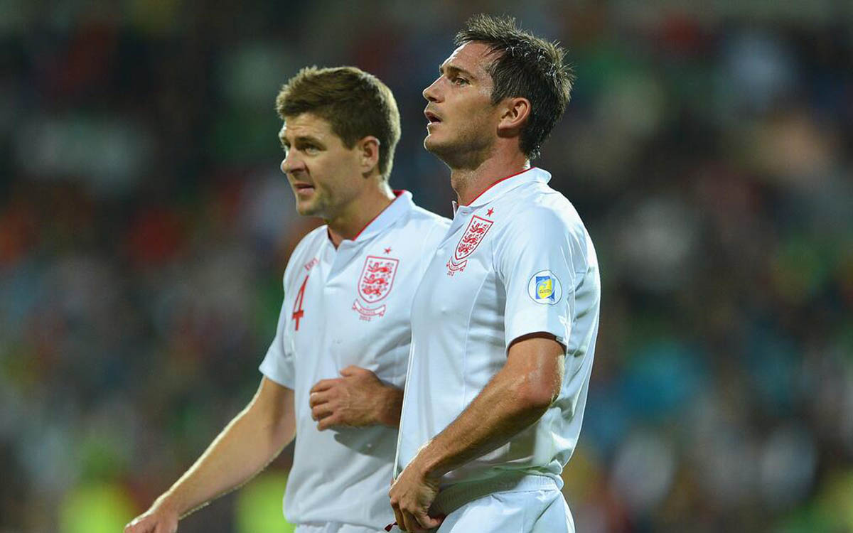Steve Bruce saldría del Newcastle, dejando su lugar a Lampard o Gerrard. (Foto: @England)