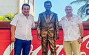 La revelación de la estatua hace una semana.