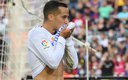 Lucas Vázquez besando la camiseta del Real Madrid en Barcelona. (AFP)