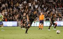 Vela ingresó de cambio al 78' ante Seattle. Foto: Twitter LAFC