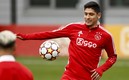 Edson Álvarez es uno de los consentidos de la afición del Ajax. Foto: AFP