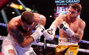 Canelo Álvarez sufrió para conectar a Caleb Plant. (Foto: AFP)
