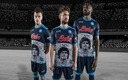 Habrá tres diseños de Maradona Game y sólo se harán 1926 playeras por diseño. (Napoli)