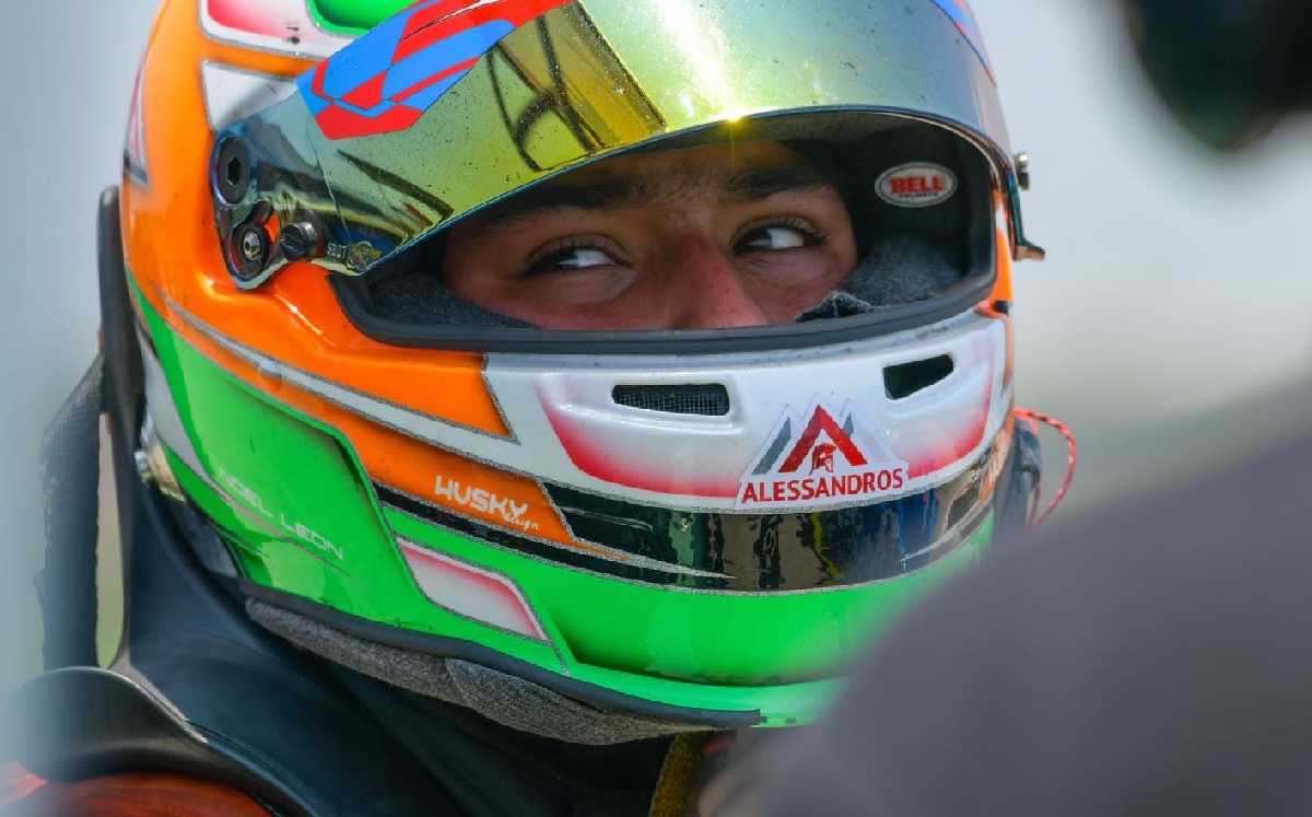 Noel León, el piloto regio que firmaría padre de Checo Pérez  Mediotiempo