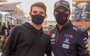 Pato y Checo se tomaron la foto del recuerdo. (Facebook Club de Fans Pato)