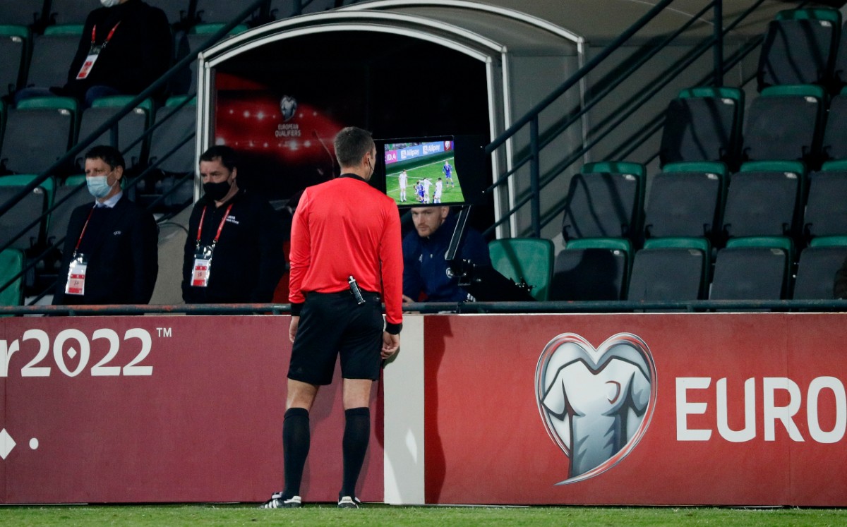 VAR podría ser utilizado en Eliminatoria de Concacaf