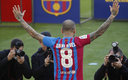 Dani Alves usará su quinto número diferente en el Barcelona. (Reuters)