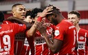 Sagnaré y Bruma anotaron los goles de la victoria granjera. (AFP)