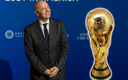 El presidente de la FIFA cree que los países que se niegan al Mundial cada 2 años es por miedo. (Foto: AFP)