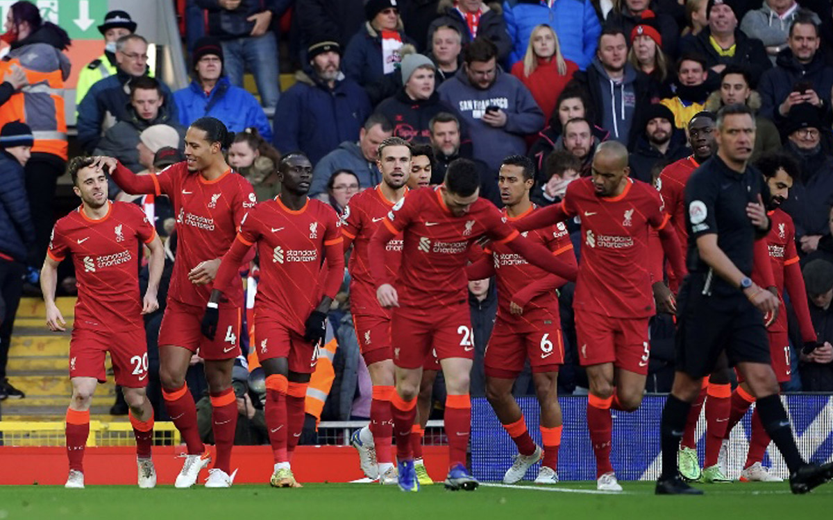 Al Liverpool le bastaron 2 minutos para marcarle al Southampton. (Foto: Especial)