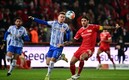Maximiliam Mittelstaedt pelea por el balón en el derbi Hertha- Union Berlín. Foto: AFP