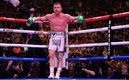 Canelo Álvarez es agente libre y ya no estará con Óscar de la Hoya. Foto: AFP