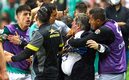 Miguel Herrera durante el connato de bronca en León. (FOTO: Mexsport)