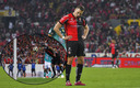 El argentino regañó a su compañero ante la clara ocasión. (Fotos: Imago7)