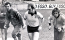 Elton John fue dueño del Watford a finales de los 70 y los ascendió a Premier League. (Foto: Especial)