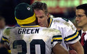 Brett Favre impuso dos récords tras la muerte de su padre (AP)