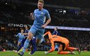 Kevin De Bruyne hizo un doblete ante el Leeds. FOTO: AFP.