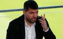 El Kun Agüero no pudo contener el llanto durante su anuncio. FOTO: Reuters.