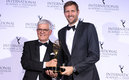 Nowitzki (derecha) será reconocido por los Mavericks | Reuters