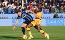 Cada año Atalanta disputa un partido con una camiseta especial para recaudar fondos. (Reuters)