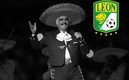 Representes del Club León acudió a la Plaza del Mariachi en honor a Vicente. Foto: Mexsport