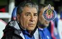 Carlos Reinoso se puso en su momento una playera de las Chivas (Foto Imago)