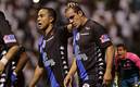Cuauhtémoc Blanco retiró a Oswaldo Sánchez (Foto Imago)