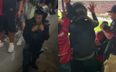 Un supuesto policía del Estadio Jalisco se puso borracho y festejó título del Atlas. (Foto: Especial)