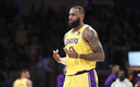 LeBron James, uno de los que han ingresado al protocolo obligatorio | AFP