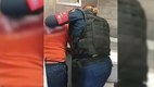 Policía auxilia a mujer (Foto: SSC-CDMX)