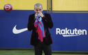 Dani Alves en su presentación como nuevo jugador del Barcelona. (Reuters)