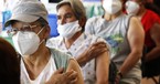 Vacunación contra COVID en adulos mayores (FOTO: ASSOCIATED PRESS)