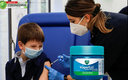 El VapoRub es recomendado para tratar a niños con COVID leve, según la SSa. (Reuters)