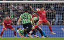 El Betis-Sevilla fue suspendido cuando estaba empatado 1-1. (AFP)