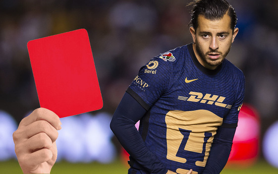 Mozo se fue expulsado en el Querétaro vs Pumas. (Foto: Mexsport)