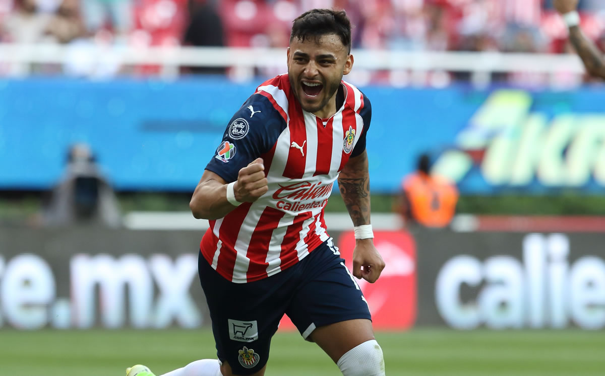 Alexis Vega hizo golazo de tiro libre. (Foto: Mexsport)