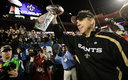 Sean Payton con el trofeo del Super Bowl XLIV. (AP)