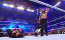 The Head of the Table salió con el puño en alto | WWE