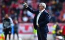 Aguirre dirigiendo en el duelo Necaxa vs Rayados del C2022. (Mexsport)