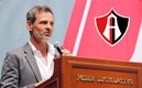 Diego Cocca, estratega del Atlas, dio una palabras durante el reconocimiento al equipo. FOTO: @AtlasFC