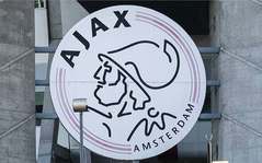 El escudo del Ajax tuvo su última  transformación en 1990 (EFE)