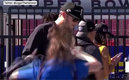 Stafford simplemente se alejó sin ofrecer algún tipo de ayuda | Captura