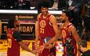 Darius Garland, Evan Mobley y Jarrett Allen se impusieron en el concurso de habilidades (Foto AFP)