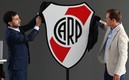 El nuevo escudo de River Plate ya fue estrenado en redes sociales y en la playera aprecerá en agosto. Foto: Imago7