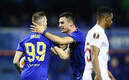 Mislav Orsic festeja su gol vs Sevilla. (FOTO: Reuters)