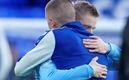 El abrazo emotivo entre dos rivales que son ucranianos. (Foto: EFE/ Reuters)