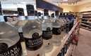 Licorerías de Canadá están retirando el vodka y otras bebidas alcohólicas rusas (Reuters)