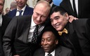 Putin con Maradona y Pelé en el Palacio del Kremlin. (AFP)