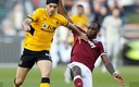 Raúl Jiménez sólo jugó 10 minutos ante el West Ham. (Foto: AFP)